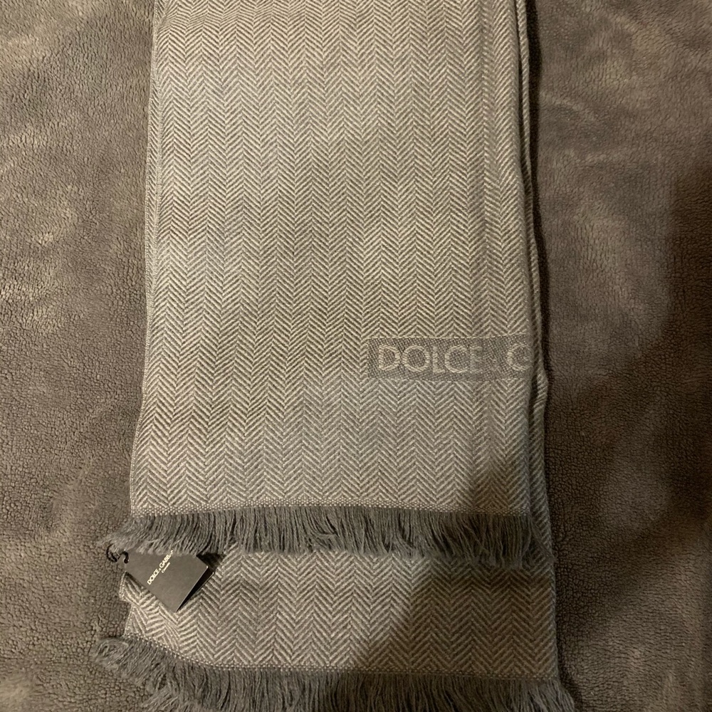 D&G scarf with logo